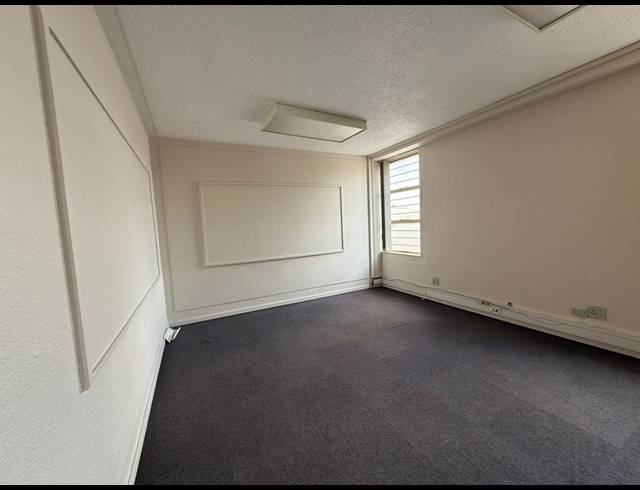 1,080M² OFFICE TO LET IN ALRODE